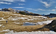 04 L'altopiano. E laggiù in fondo ecco la Presolana...
